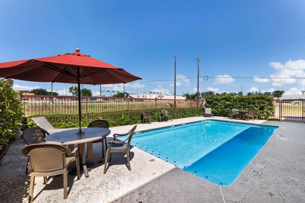 Quality Inn Cedar Park Εξωτερικό φωτογραφία